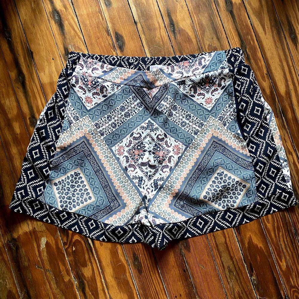 Printed Casual Shorts size Large
